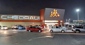 ¡VIOLENTO ASALTO EN PLAZA CHEDRAUI BRISAS!