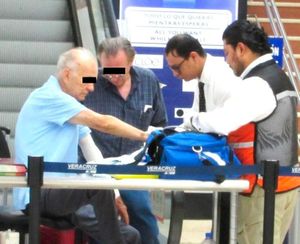 ¡PASAJERO LESIONADO POR CAÍDA DE LA ESCALERA ELÉCTRICA!