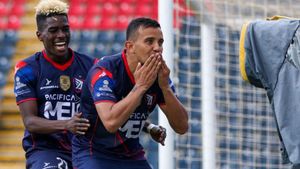 ¡EL CAMPEÓN VISITA A CORRECAMINOS!