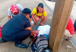 ¡DAMA EN CUATRIMOTO SE ESTRELLÓ CONTRA POSTE EN EL MALECÓN!