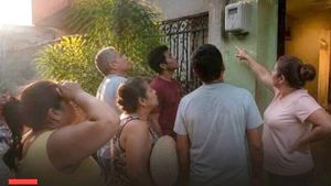 ¡LANZAN SOS! - *Vecinos de fraccionamientos recaban firmas para frenar los apagones