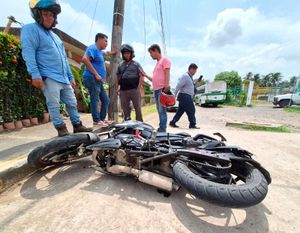 ¡CHOCA SAETA CONTRA MOTOCICLISTA Y EL CHOFER SE DIO A LA FUGA!
