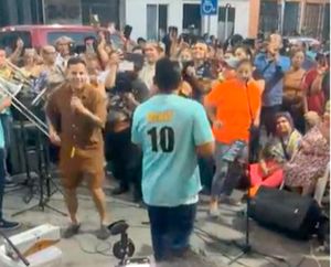 ¡CARMONA EN LA HUACA!