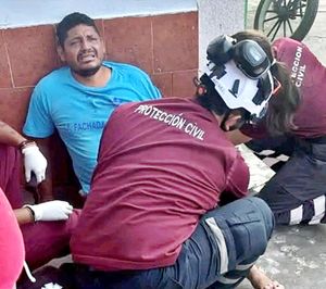 ¡PASAJERO SALIÓ VOLANDO DEL CAMIÓN RUTA “JAMAPA”!