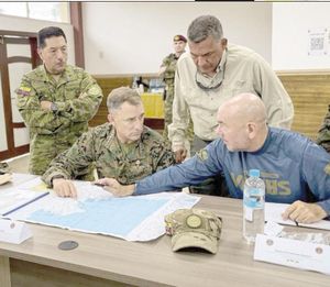 ¡COLOMBIA Y ECUADOR TENDRÁN BASE BINACIONAL FRONTERIZA! - SE REÚNEN CON JEFE DEL COMANDO SUR DE EU