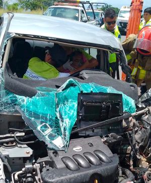¡MORTAL ENCONTRONAZO! - AUTOMOVILISTA PERDIÓ LA VIDA DESPUÉS DE CHOCAR CONTRA CAMIÓN