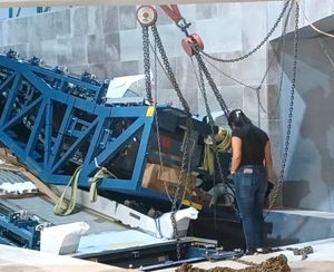 ¡MUERE TÉCNICO DE ELEVADORES! - EL TRABAJADOR SE DESPLOMO JUNTO CON ESTRUCTURA METALICA EN PLAZA CRYSTAL