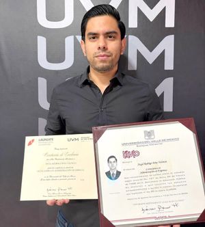 GRADUACIÓN DE ÁNGEL RODRIGO PEÑA VALENCIA