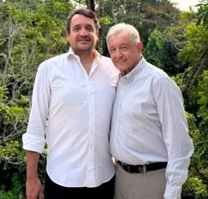 ¡QUITAN LA VISA AL HIJO DE AMLO! - YA SE SUPO