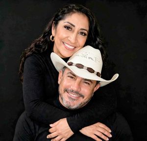 COMPARTIENDO UNA VIDA LLENA DE COMPLICIDAD Y ALEGRÍA...