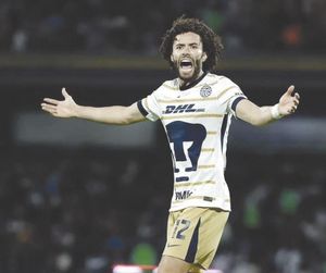 ¡CÉSAR “CHINO” HUERTA VOLVERÁ A LOS PUMAS!