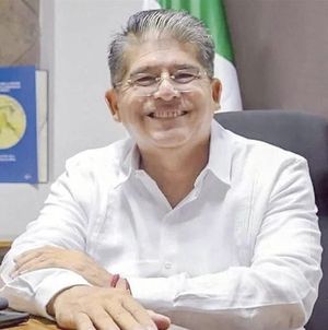 ¡DETIENE LA FGR A FUNCIONARIOS MUNICIPALES, ALCALDE EVADE LA CAPTURA!