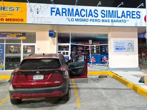 ¡SE EQUIVOCA DE PEDAL Y SE METIÓ A FARMACIA!