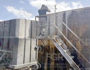 ¡ASEGURAN 62 MIL LITROS DE HUACHICOL EN NL!