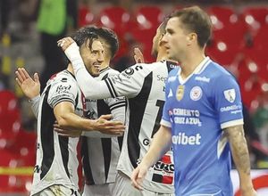 ¡EL CAMPEÓN PIERDE LA BRÚJULA, LIGA TERCERA DERROTA AL HILO!