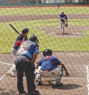 ¡COMPADRES FRENTE A NOTARIA ARRANCAN TORNEO DE SOFTBOL EN PLAYA DE VACAS!