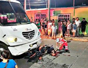 ¡MOTOCICLISTA PIERDE LA VIDA ARROLLADO POR CAMIÓN DE PASAJE!