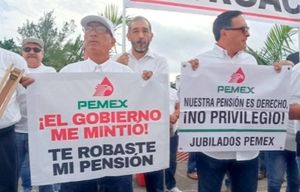 ¡PROTESTAN EN PEMEX! - PENSIONADOS Y JUBILADOS
