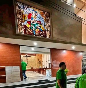 ¡VANDALIZAN CAPILLA LE PINTAN GARABATOS!