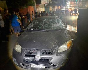 ¡SE VOLTEÓ CAMIONETA CARGADA DE MUEBLES Y DEJÓ DOS LESIONADOS!