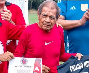 ¡SE FUE OTRA LEYENDA DE LOS TIBURONES ROJOS!