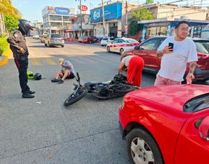 ¡DOS HERIDOS Y UN MENOR LESIONADO POR MOTOCICLETAZO!