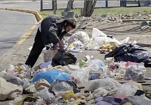 ¡TIRAN 38 TONELADAS DE ALIMENTOS POR MINUTO EN MÉXICO!