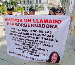 ¡PROTESTAN MOTOTAXISTAS! - CONTRA DELEGADO DE TRANSPORTE PÚBLICO