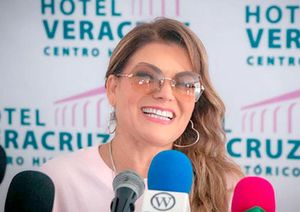 DIANA REYES LLEGA A VERACRUZ PARA PRESENTAR “QUERIDA SOCIA”