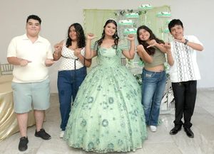MIRANDA CELEBRA SUS XV AÑOS