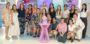 ¡FELICES 5, REGINA!