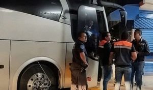 ¡ESTUDIANTES DE LA UAEM ACUSAN QUE AUTOBÚS HACIA CUAUTLA LOS DESVIÓ EN CONTRA DE SU VOLUNTAD!