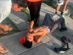 ¡REPARTIDOR DE TACOS HERIDO POR ENCONTRONAZO EN LAGOS DE PUENTE MORENO!