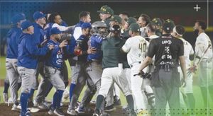 ¡UNA HISTORIA LLAMADA BÉISBOL! | LA OTRA CARA DEL BÉISBOL - El beisbol también tiene momentos que nadie quisiera contar, y esta vez la Liga Mexicana de Béisbol puso orden después de la bronca protagonizada entre Pericos de Puebla y Olmecas de…