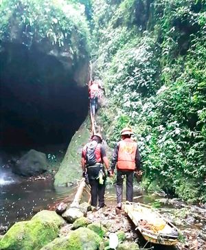 ¡CAMPESINO MURIÓ AL CAER A BARRANCO DE 300 METROS!