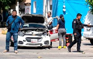 ¡EJECUTAN A TAXISTA! - UNA MADRE Y SU HIJA QUE IBAN DE PASAJERAS SE LANZARON DEL VEHICULO