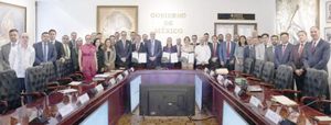 ¡GASOLINA SEGUIRÁ DEBAJO DE $24 Y DIESEL DE $27! - SHEINBAUM Y GASOLINEROS FIRMAN OTRO ACUERDO