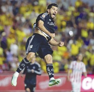 ¡TRIPLETE DE HENRY! - Y GOLEA AMERICA
