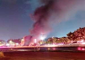 ¡BARRICADAS EN LA AUTOPISTA! - QUEMAN LLANTAS EN LA VERACRUZ-CARDEL