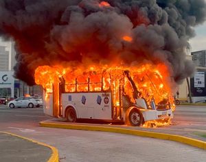 ¡SE CHAMUSCÓ AUTOBÚS DE LA RUTA ‘BOCA DEL RÍO’!