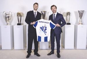 ¡DRAGONES PRESENTAN A SANTIAGO GIMÉNEZ!