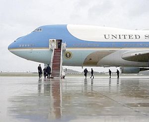 ¡EXCLUYEN A CNN DE VIAJE DE TRUMP EN EL AIR FORCE ONE!
