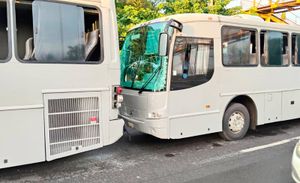 ¡AUTOBUSES DE LA MARINA CHOCARON EN LA VERACRUZ–XALAPA!