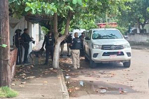 ¡CATEAN CASA Y TIENDA DE ABARROTES EN MEDELLÍN!