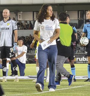 ¡MARISELA FUE EMBAJADORA DE PIRATAS FC!