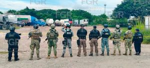 ¡ASEGURAN PREDIO CON 49 VEHÍCULOS ROBADOS!