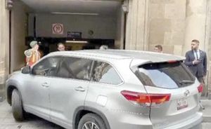 ¡‘NO PASA’, FRENAN POR ERROR CAMIONETA DE ALCALDE!