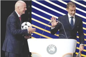 ¡FIFA ACUSA A UEFA DE TRAMAR UNA CAMPAÑA DE DESPRESTIGIO!