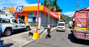 ¡HOMBRE SIN VIDA AFUERA DE TIENDA DE CONVENIENCIA!