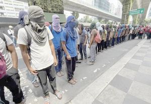 ¡PADRES DE LOS 43 PROTESTAN EN CNDH! - RECOMENDACIÓN EXIME DE RESPONSABILIDAD AL EJÉRCITO, ACUSAN